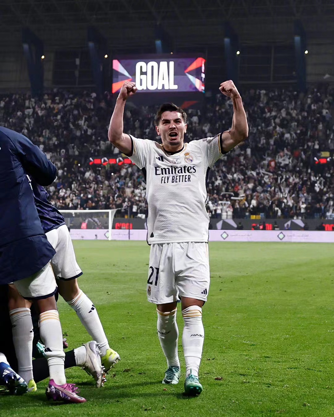 U polufinalu Zapadnog Superkupa, Real Madrid se žestoko borio da pokaže svoje herojske kvalitete
